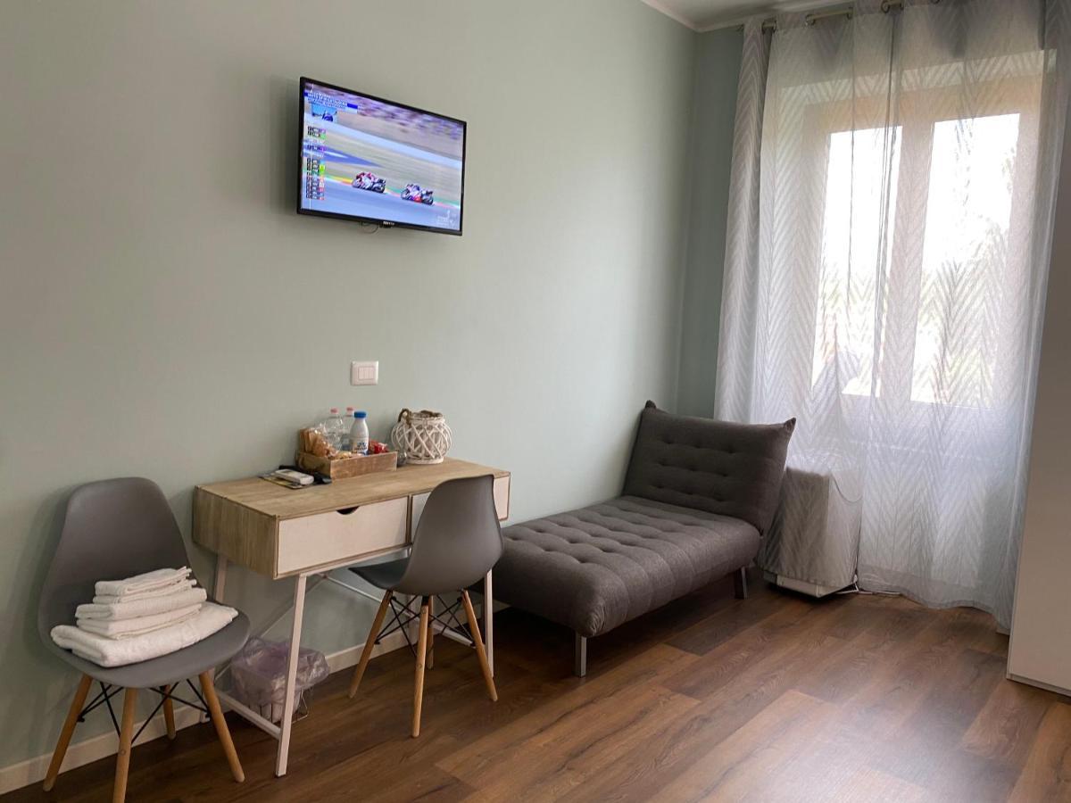 La Casa Di Alan Hotel Terni Luaran gambar